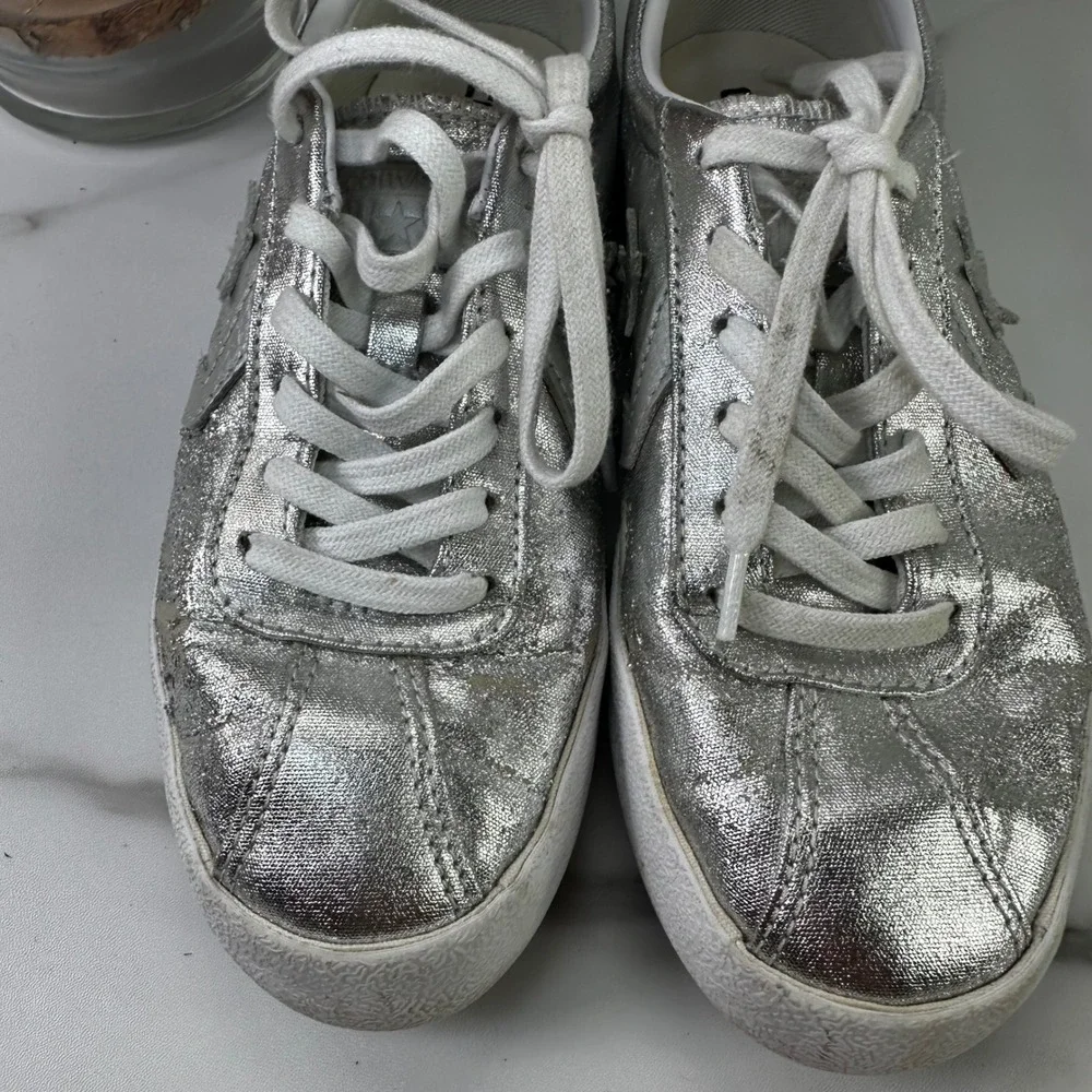 Converse All Star Chuck Taylor Silver Metallic Low‎ Top Sneakers Size 6.5 Comfot